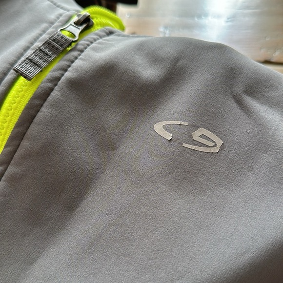 C9 champion - Grey “VentureDry” hooded jacket with neon zipper - size 12-14 L - Picture 13 of 13